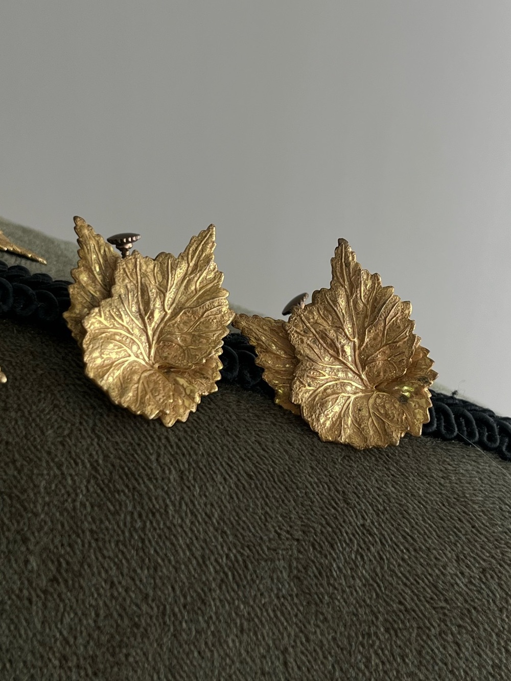 Vintage Miriam Haskell Vine Leaf Plant Bronze Gold Clip-On Earrings